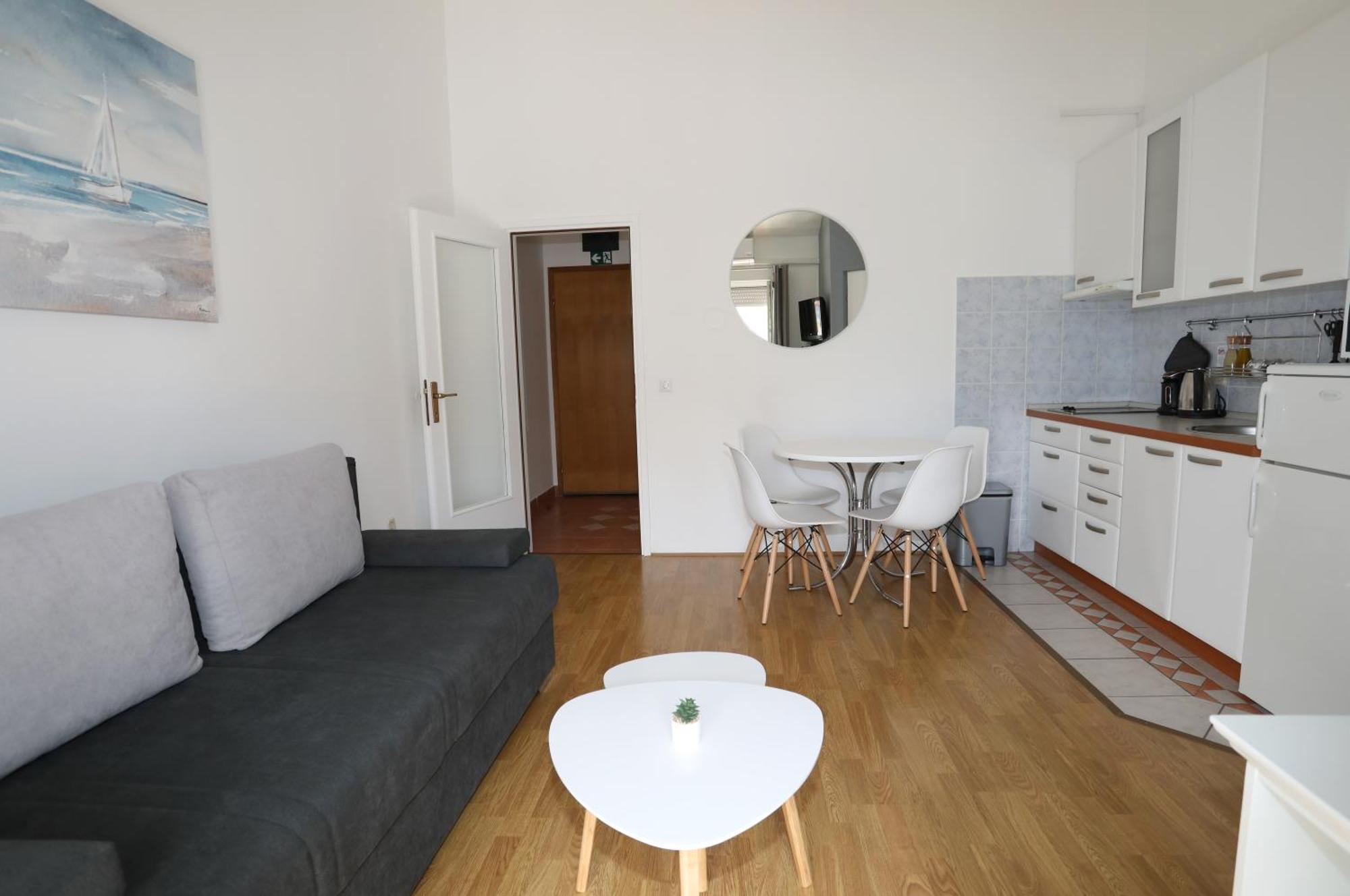 Apartment Loly Medulin Exterior photo